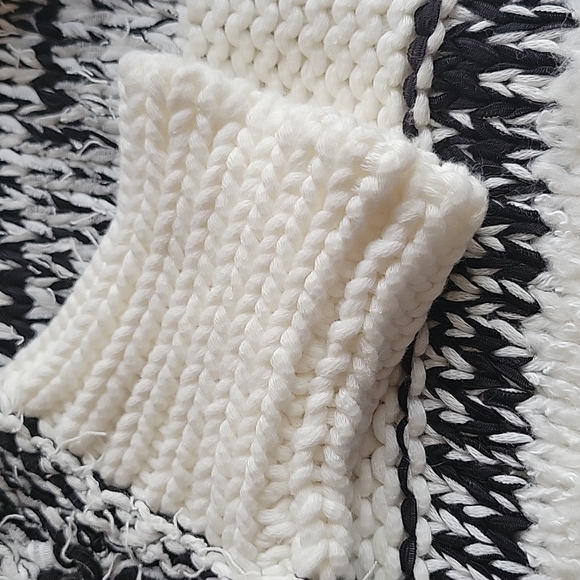 360 Sweater - Picture 5 of 6